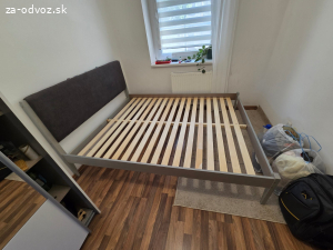 Darujem za odvoz postel bez matrace