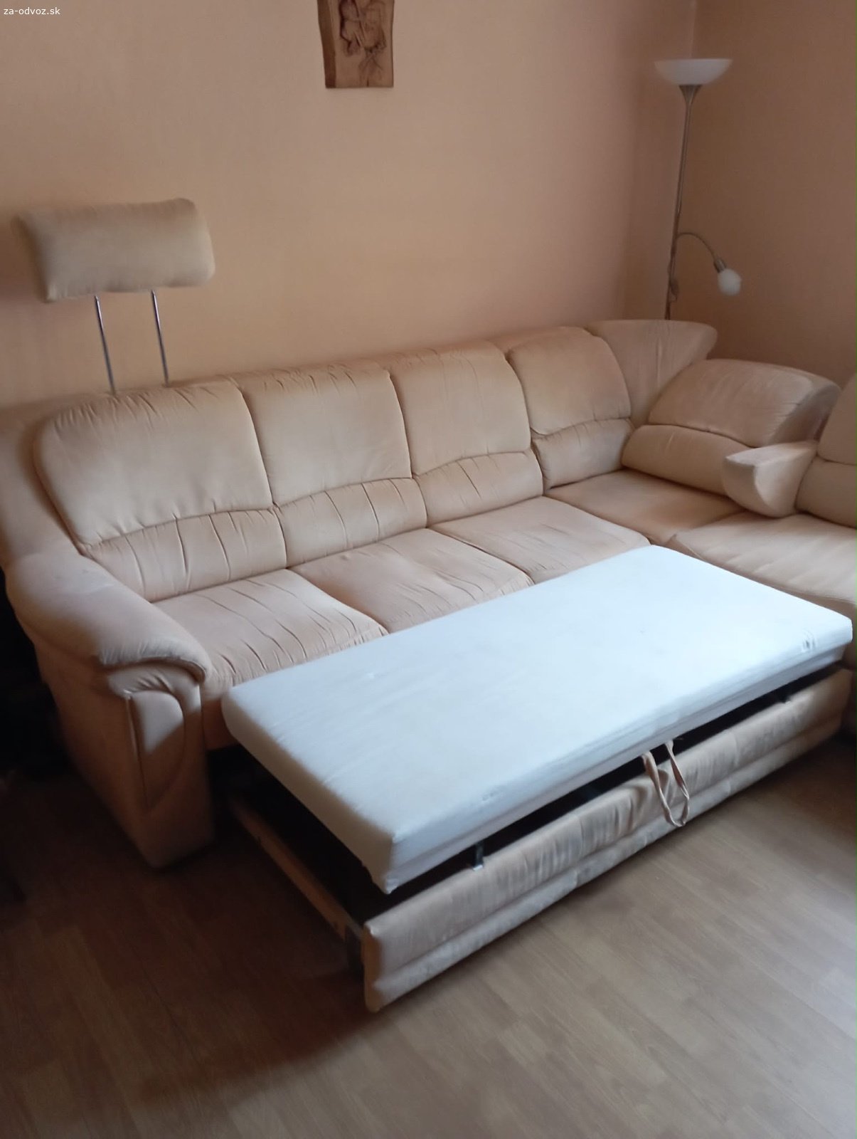 Darujem za odvoz rohovú sedačku. Darujem za odvoz rohovú rozkladaciu sedačku v zachovalom stave. Sedačka je priestranná a pohodlná, vhodná napríklad na chatu alebo chalupu.
Nachádza sa v Handlovej.
Nutný vlastný odvoz.

V prípade záujmu volajte.