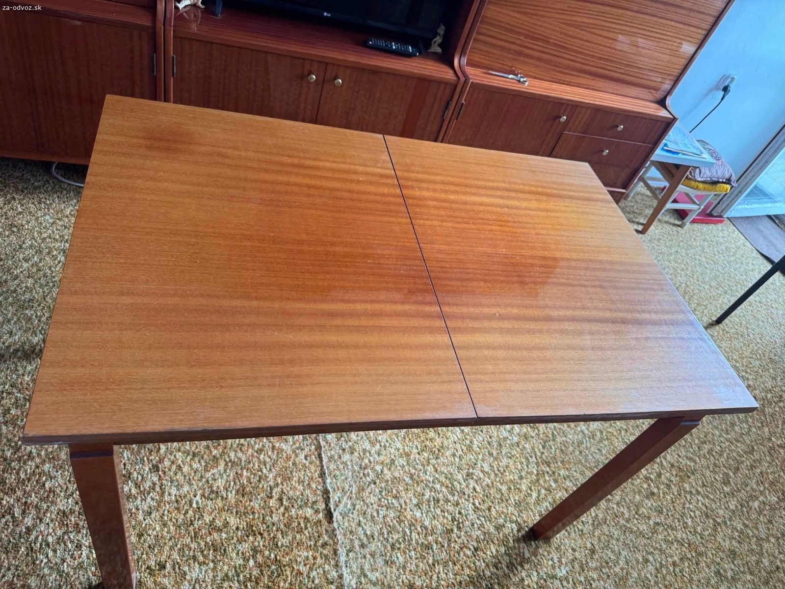 Darujem za odvoz starší, stále funkčný nábytok.. Darujem za odvoz starší, stále funkčný nábytok.

Je používaný a má známky opotrebenia, no ešte môže niekomu dobre poslúžiť.

6 ks stoličiek, 1 ks jedálenský stôl, 1 ks stolík, 1 ks rozkladací stôl 

Odvoz a vynesenie si treba zabezpečiť.



Lokalita: Štrkovec



V prípade záujmu mi napíšte správu.