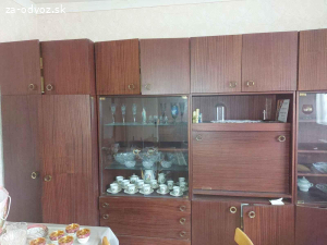 Darujem za odvoz staršiu obývačkovú zostavu