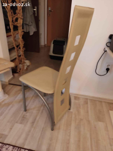 Darujem za odvoz stôl a stoličky