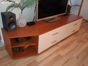 Darujem za odvoz TV stolík