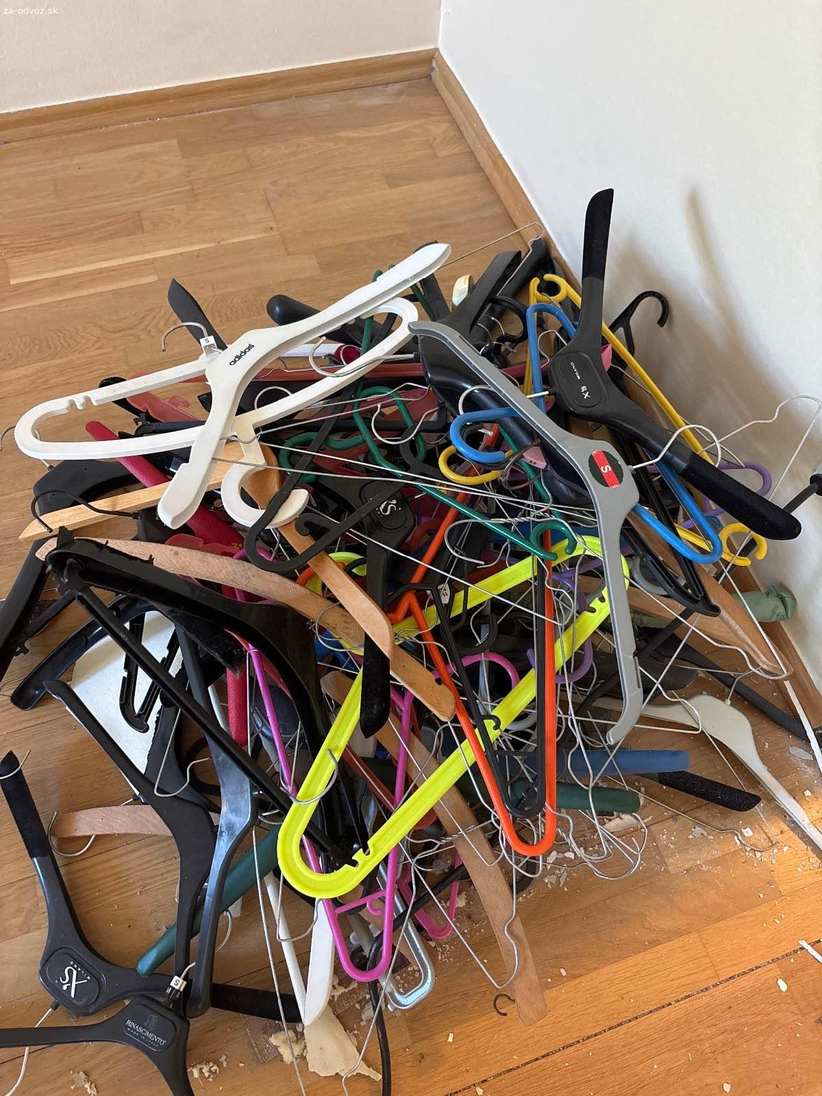 Darujem za odvoz vesiaky