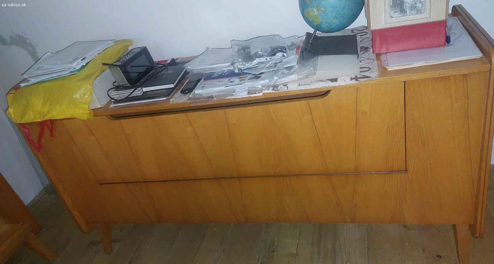 Darujem starší nábytok