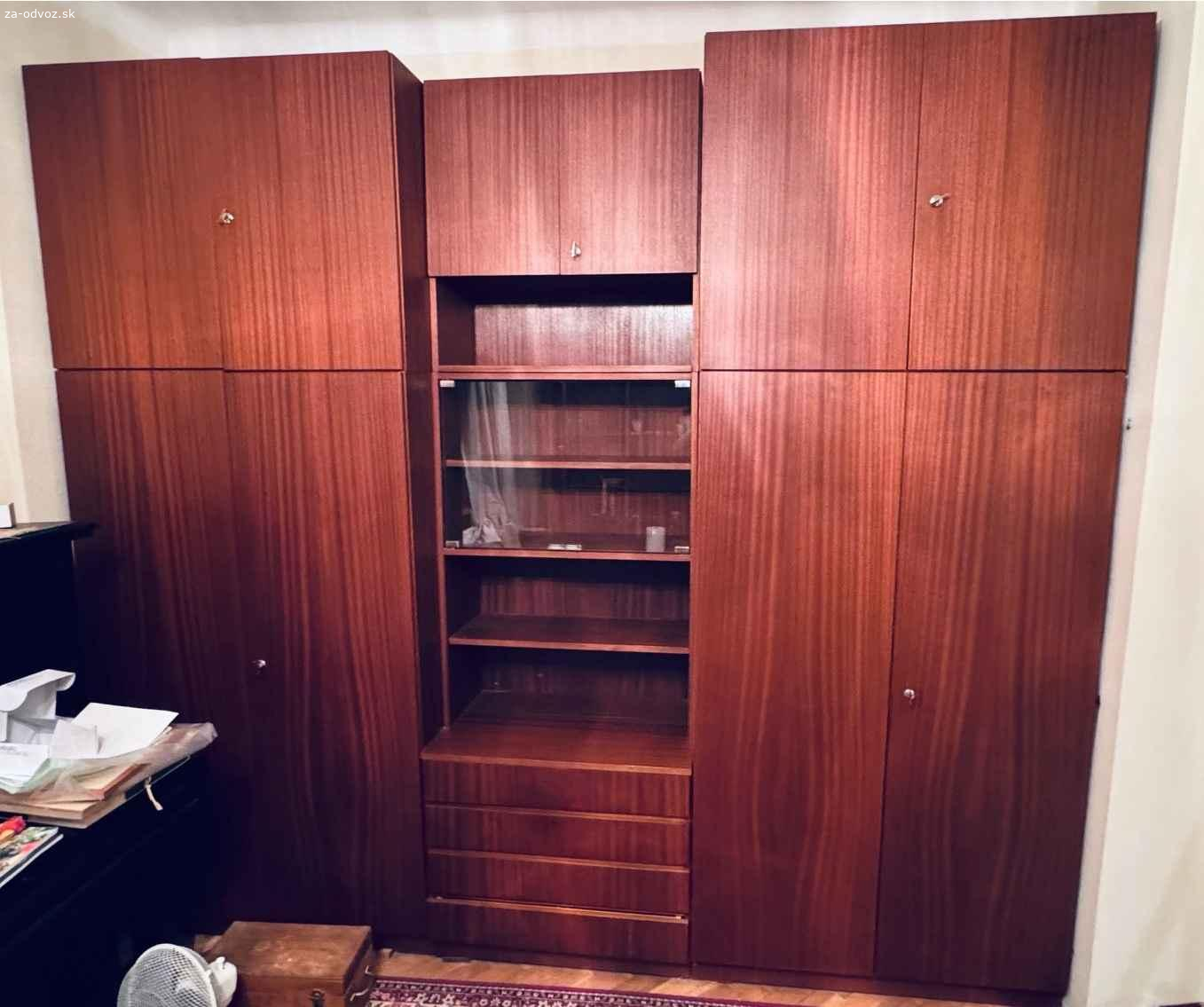 Darujem zachovalú obývačkovú stenu