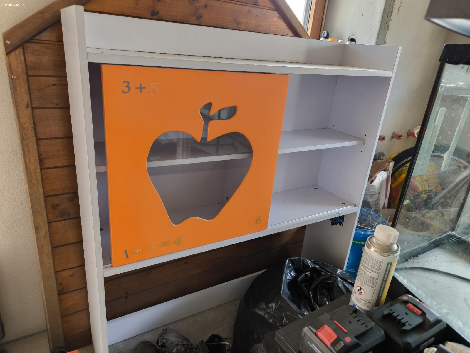 darujem túto skrinku