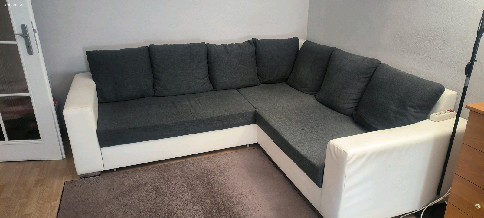 darujem..... darujem za odvoz sedačku na foto, rozmery 250 x220 cm,nie je roztahovacia