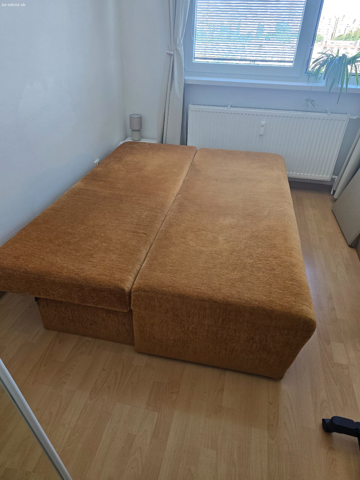 Darujem.. Darujem za odvoz rozkladacu sedacku. Iba osobny odber v petrzalke.