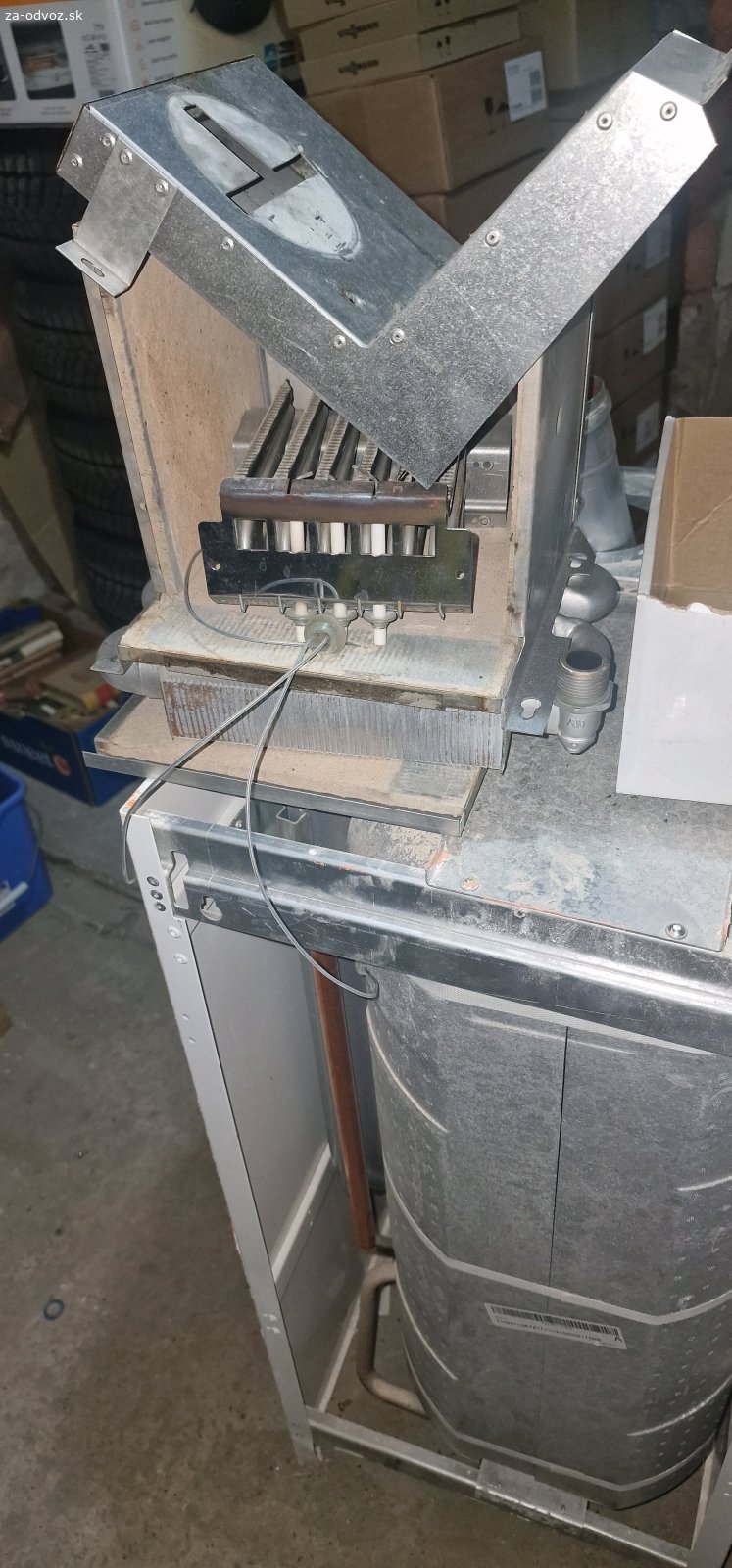 Darujem. Darujem plynový turbo kotol Protherm Tiger 12KTZ. je rozobratý, ale plne funkčný. Zásobník nepoškodený, regulacia funkčná. Poškodený je iba komínový nástavec, kde sú odtrhnuté meracie otvory.