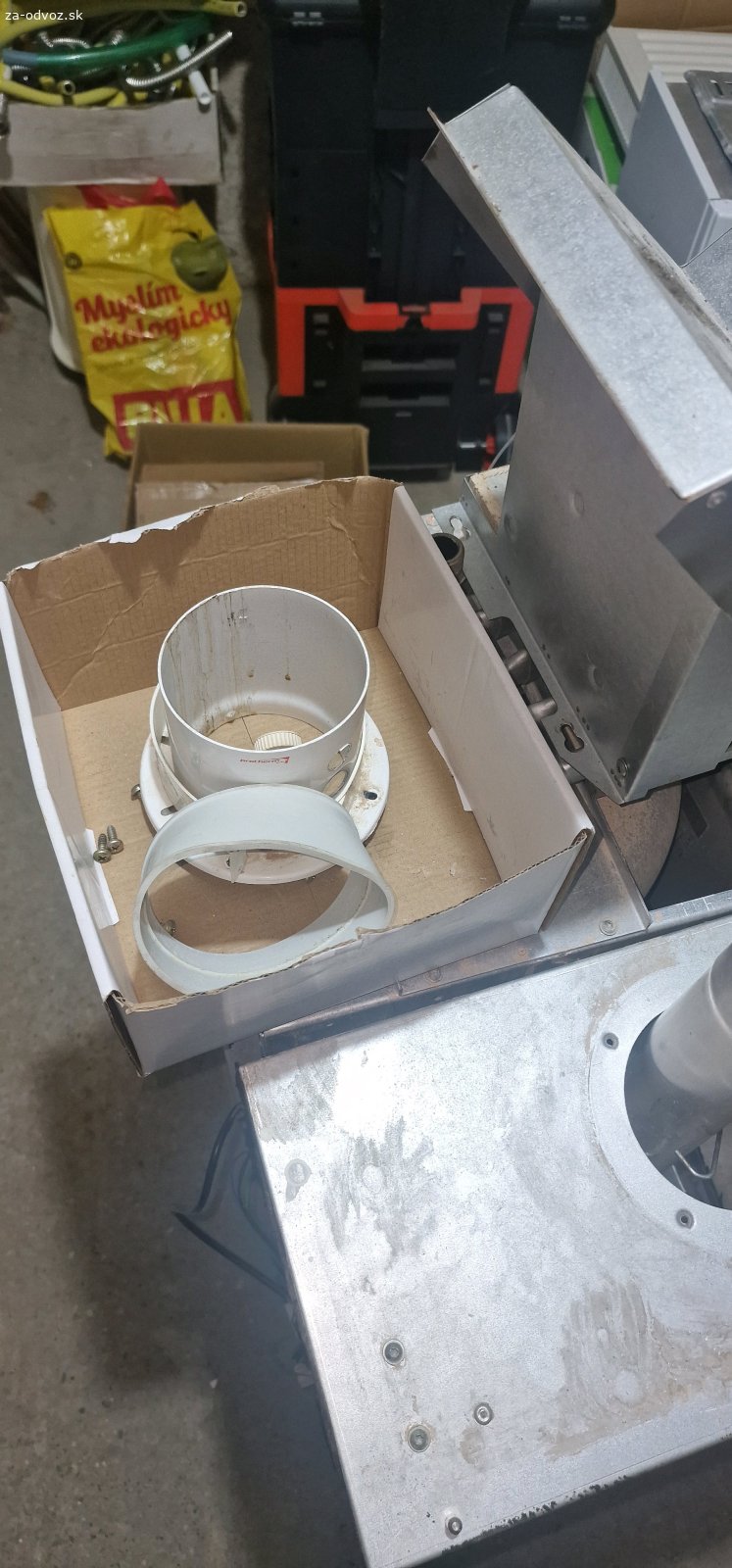 Darujem. Darujem plynový turbo kotol Protherm Tiger 12KTZ. je rozobratý, ale plne funkčný. Zásobník nepoškodený, regulacia funkčná. Poškodený je iba komínový nástavec, kde sú odtrhnuté meracie otvory.