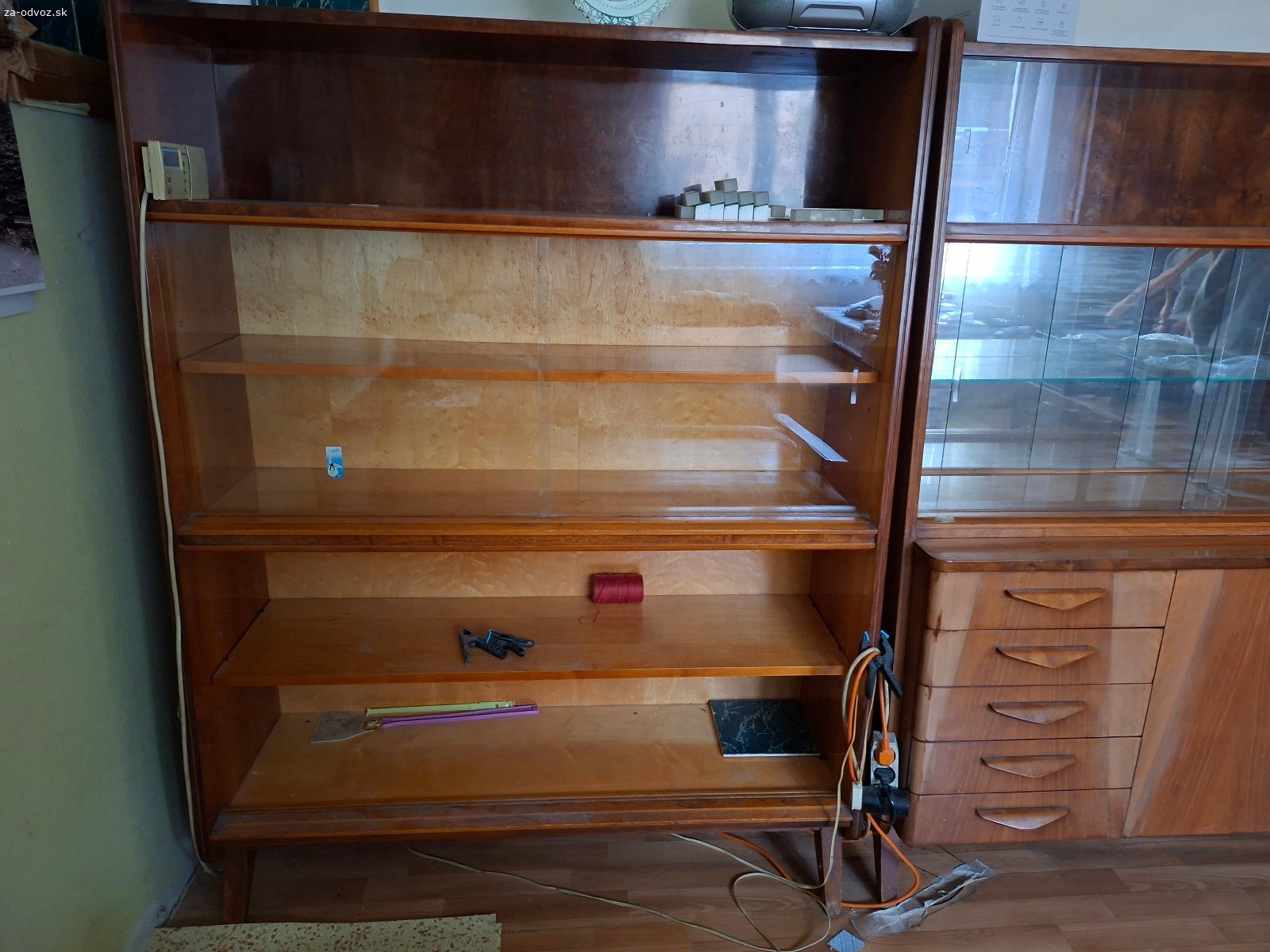 Darujem. Darujem obyv. stenu + perinak