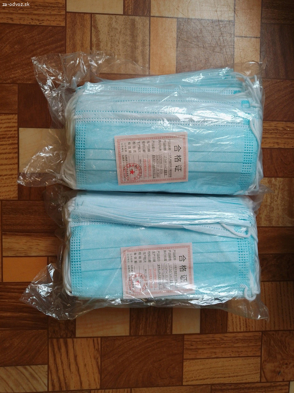 Darujeme zdravotnícke rúška