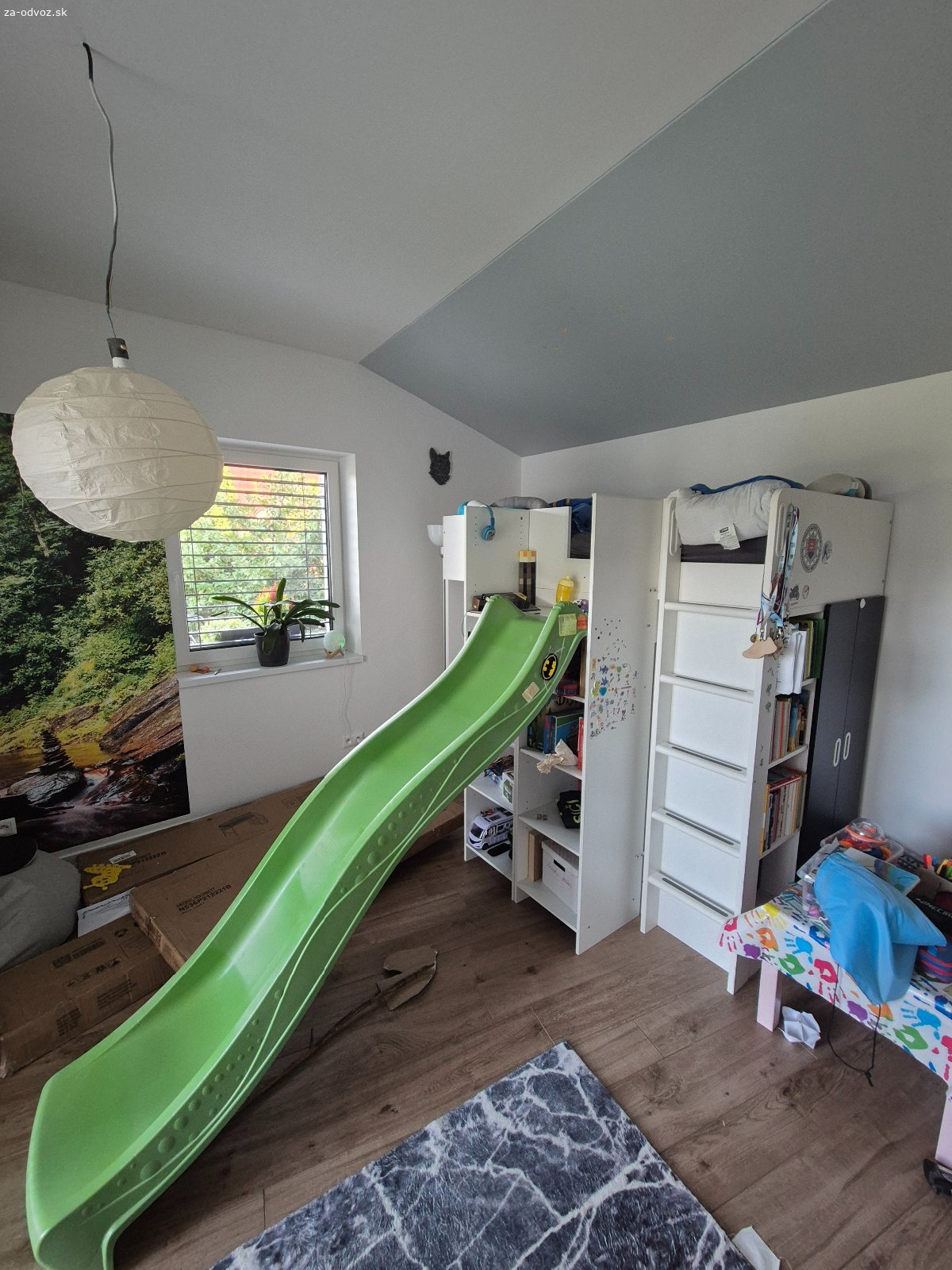 Detska postal IKEA 90x200 so smyklavkou. Darujeme za odvoz detsku postel IKEA 90x200 so smyklackou. Cast postele, na ktorej je smyklavka je dorobena