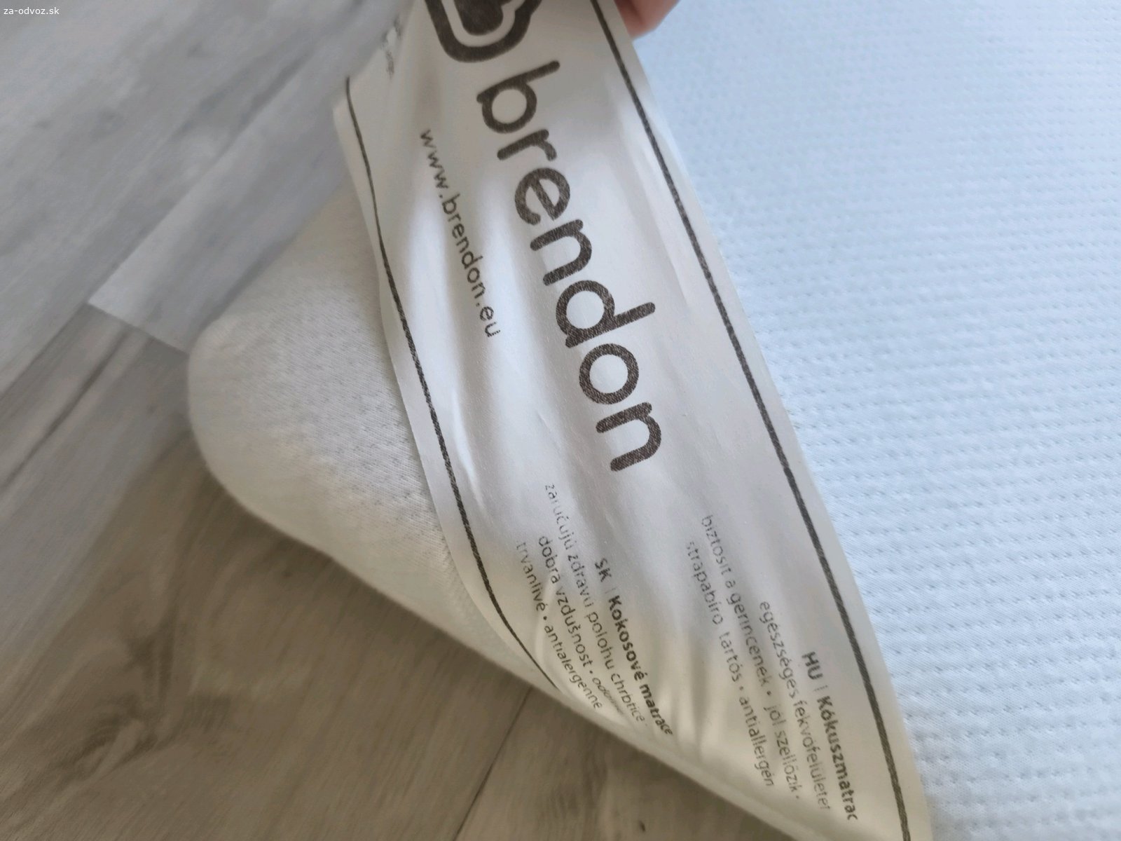 detský matrac. detský matrac, ako nový , kokosový,popis na fotkách. čistý, nepoškodeny žiadne fľaky. rozmery 120x60. len osobný odber Kozárovce okres Levice, instantna káva poteší nie je podmienkou