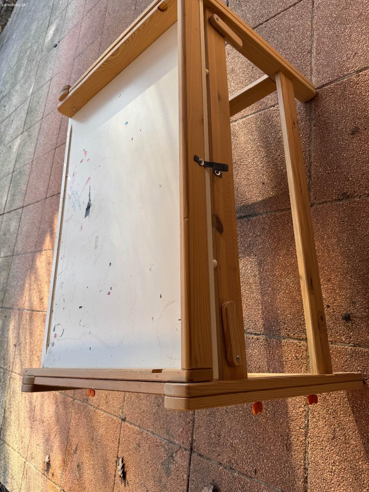 detsky nastavitelny pisaci stol