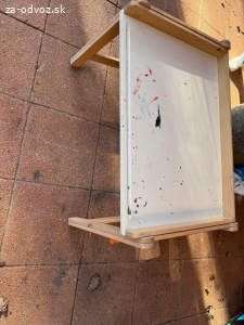 detsky nastavitelny pisaci stol