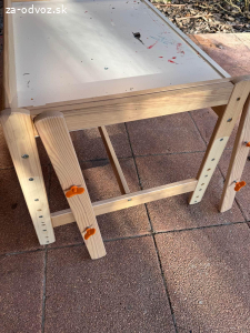 detsky nastavitelny pisaci stol