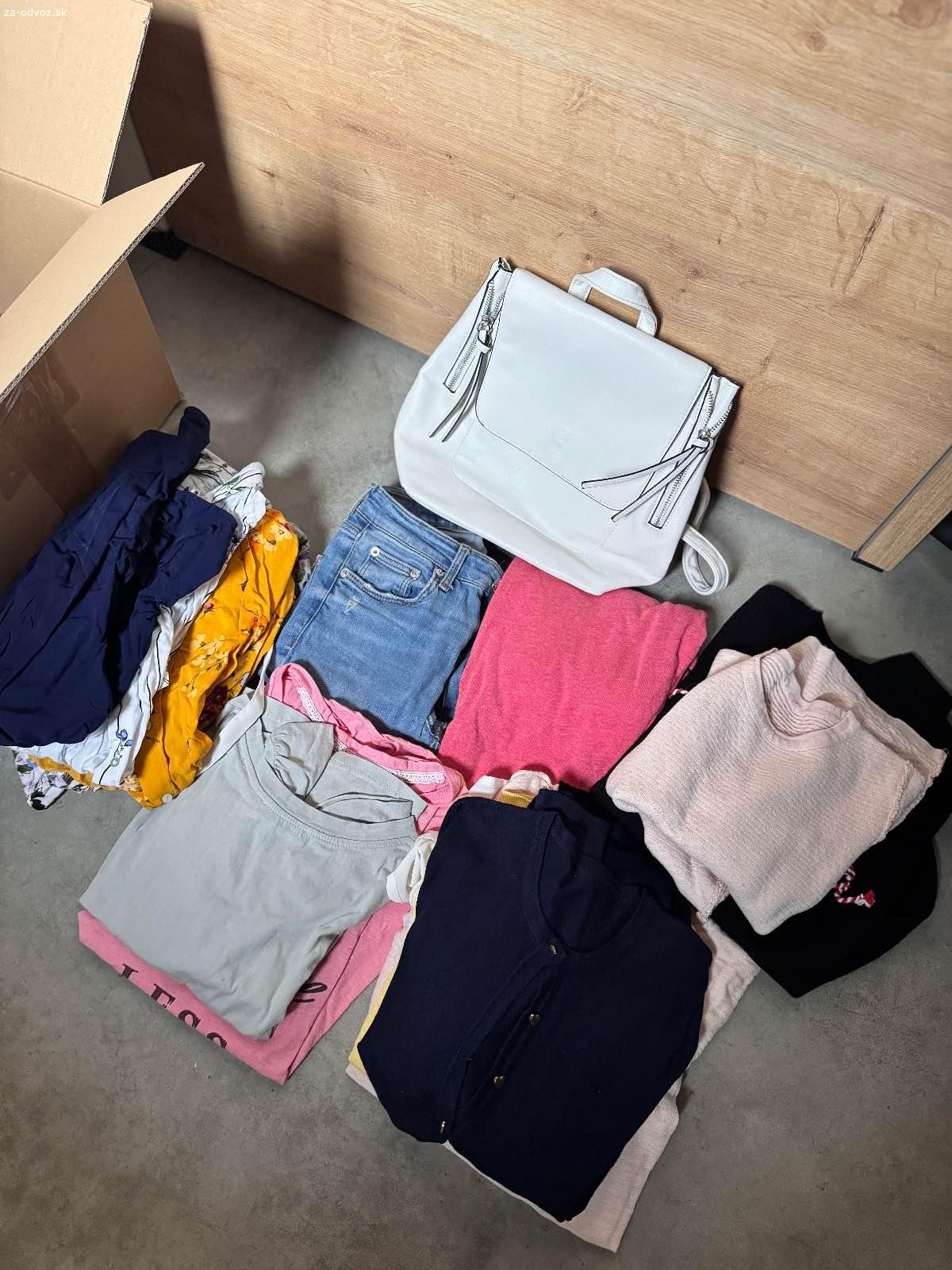 Dievčenské oblečenie