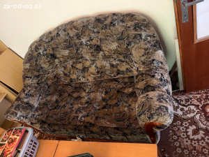 Dve kreslá a gauč