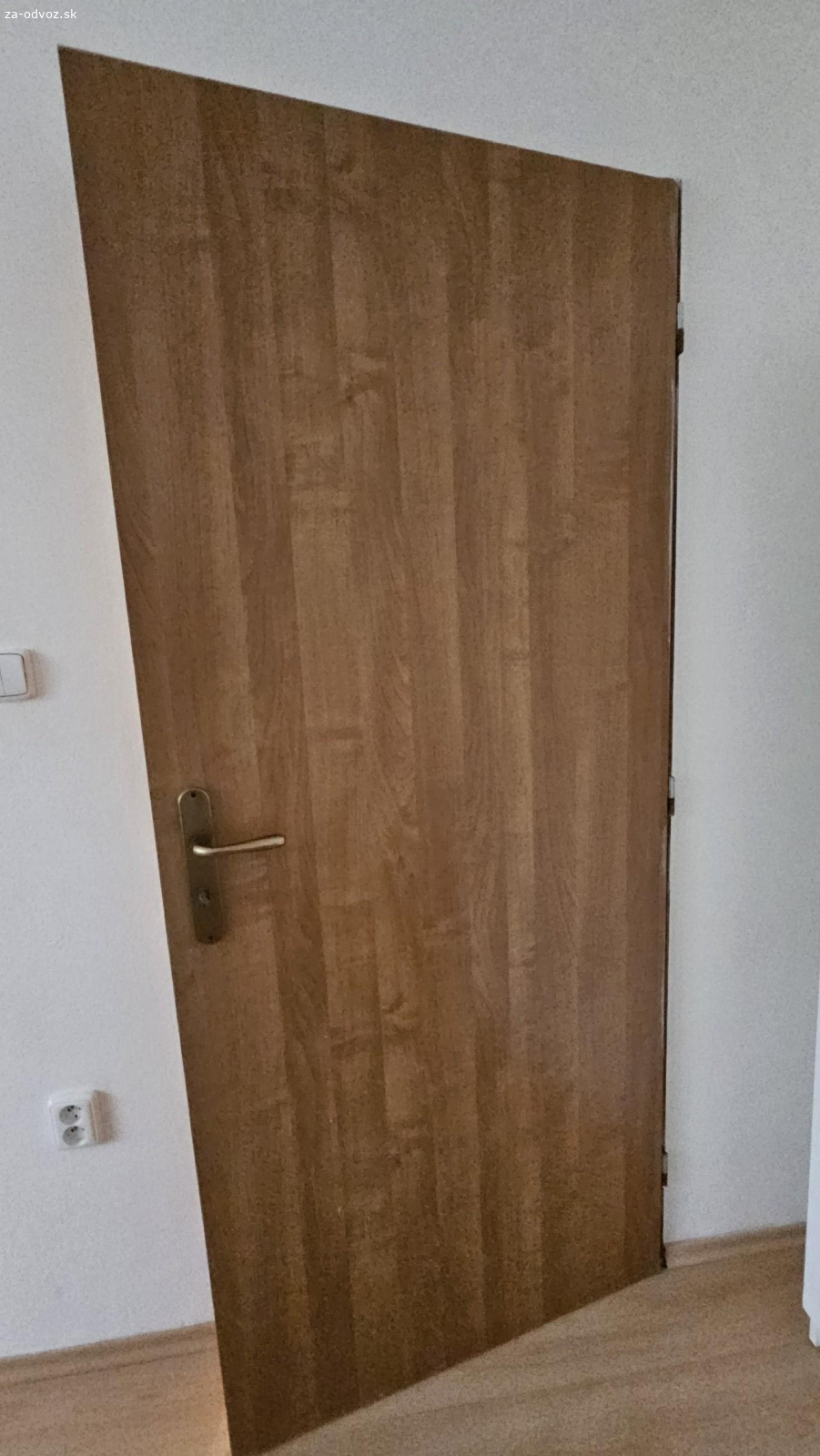 Dvere s kovaním 80P a 60Ľ