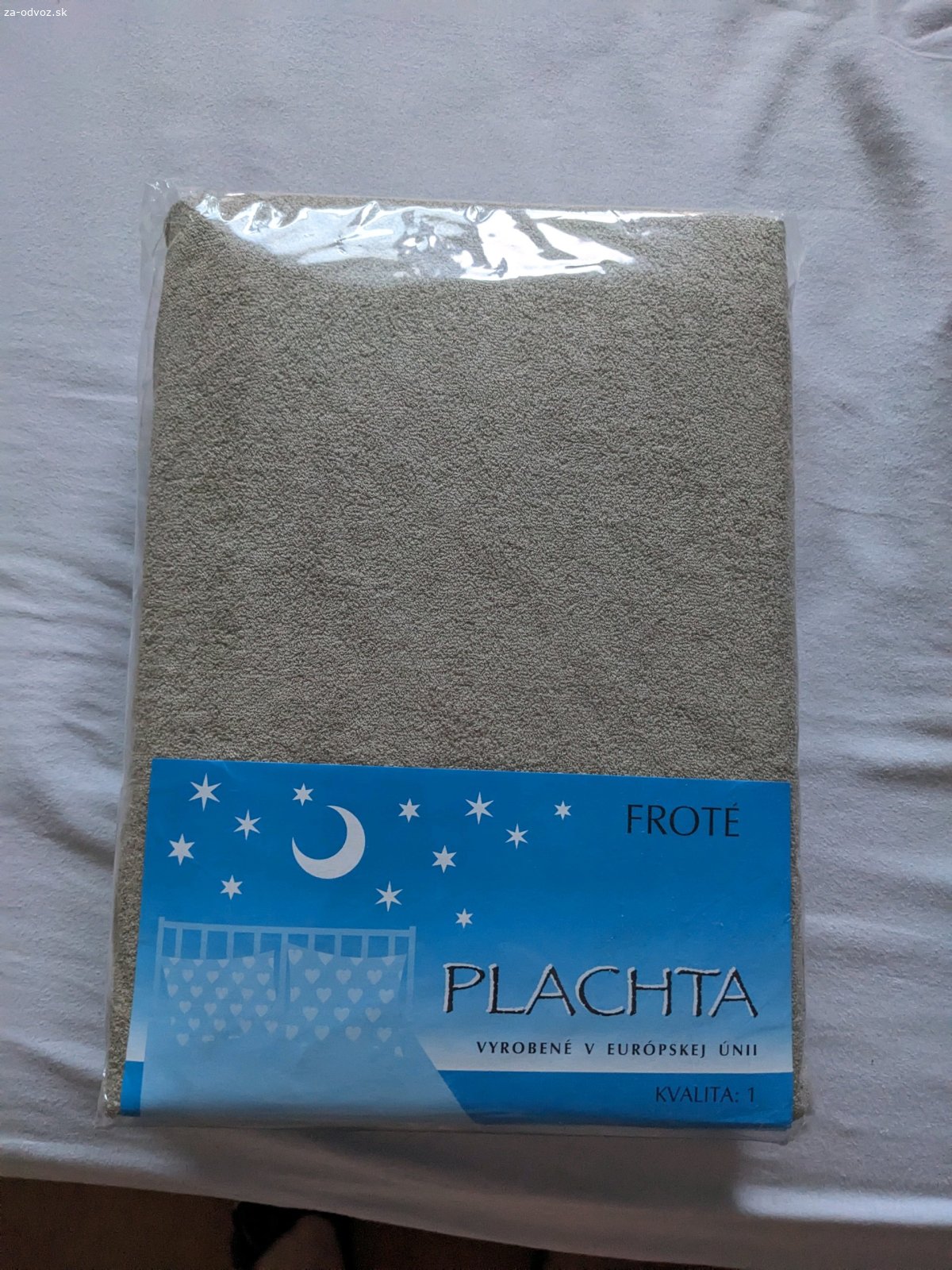 Frote plachta neotvorena. Darujem za odvoz neotvorenu sivu froté plachtu na dvojpostel rozmer 220x200. Prosím iba osobny odber kosice postou neposielam.