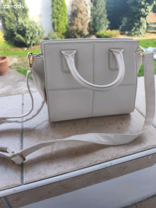 kabelka, trenckot, topánky