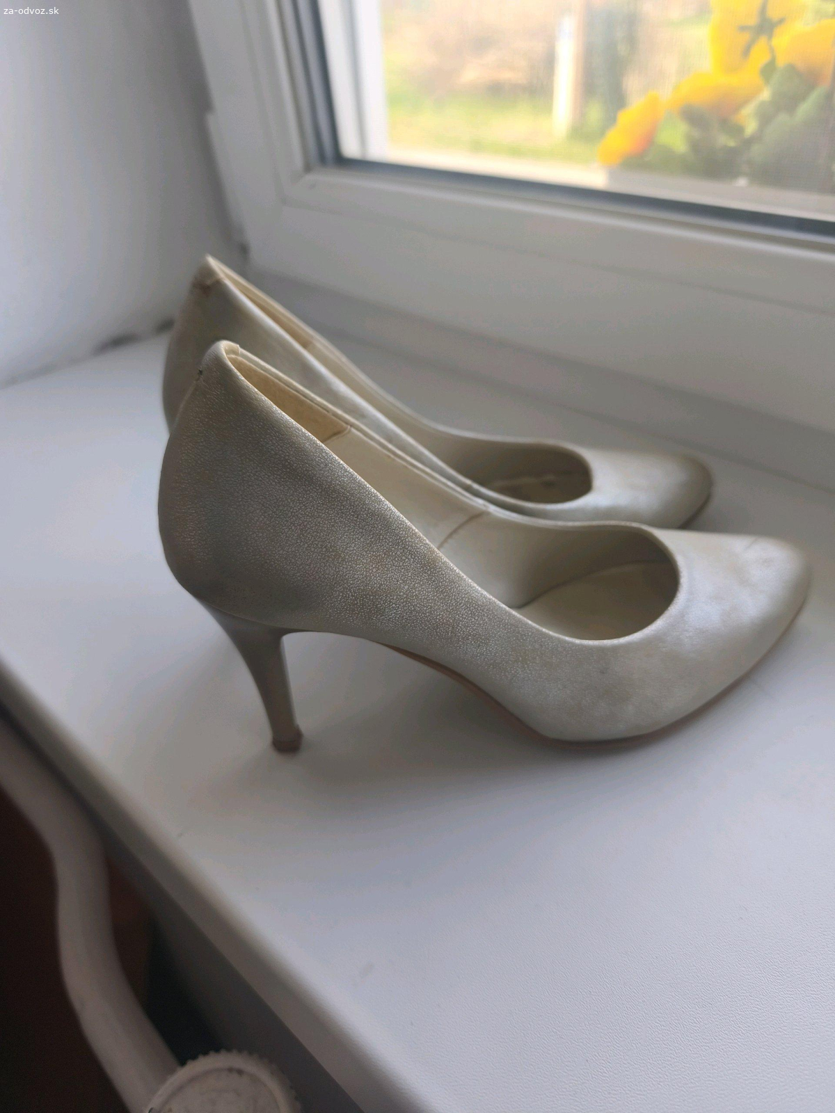 kabelka, trenckot, topánky