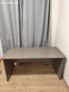 kancelársky stôl