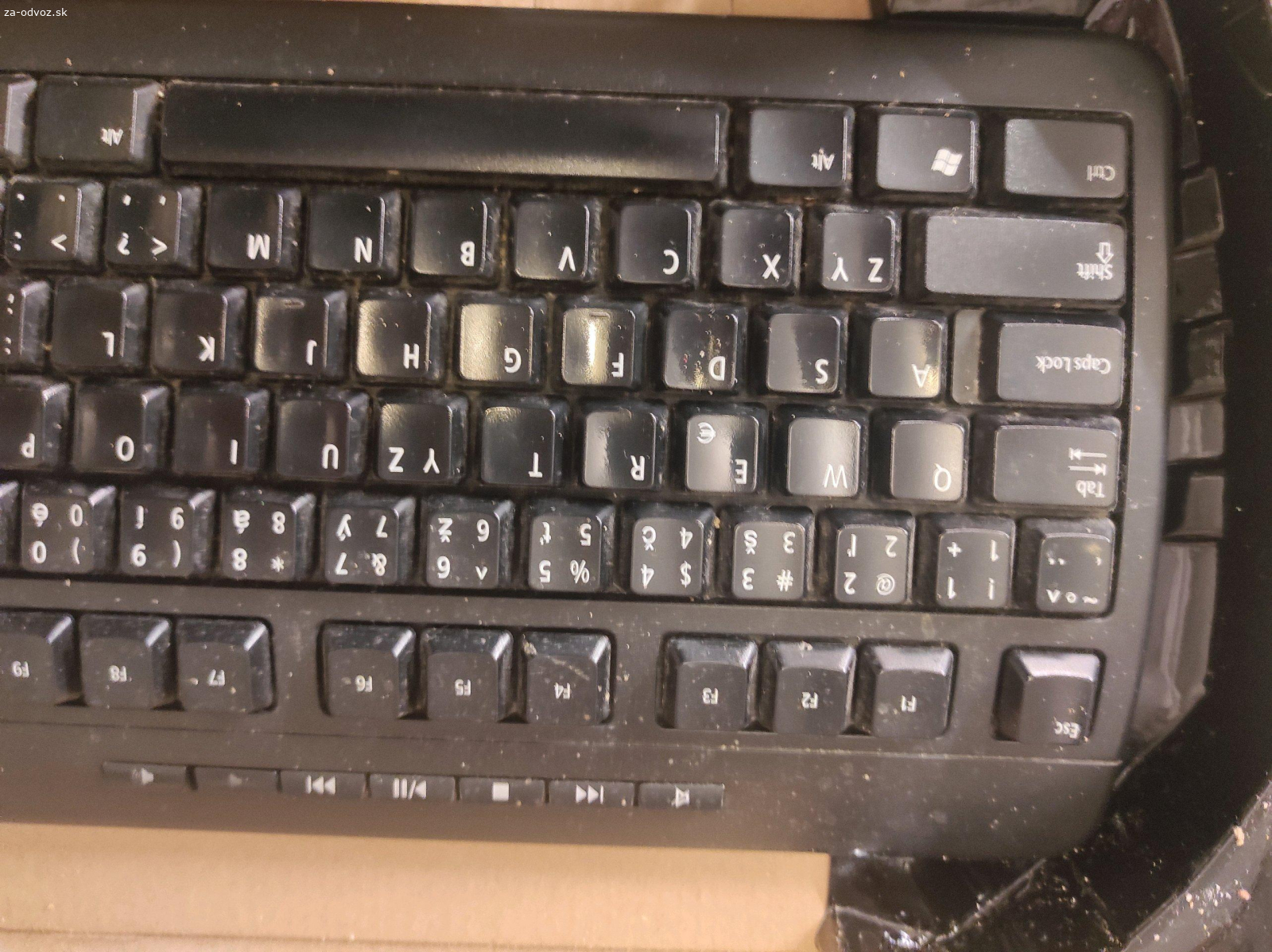 klávesnica pre hry