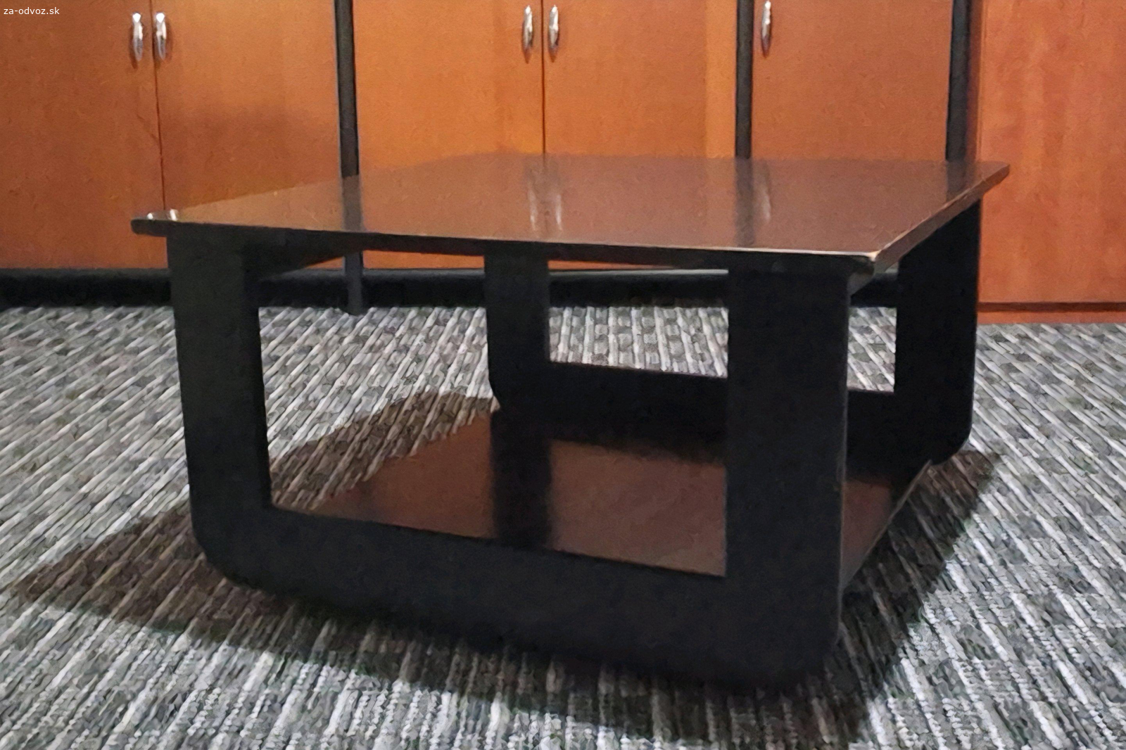 Konferenčný stolík