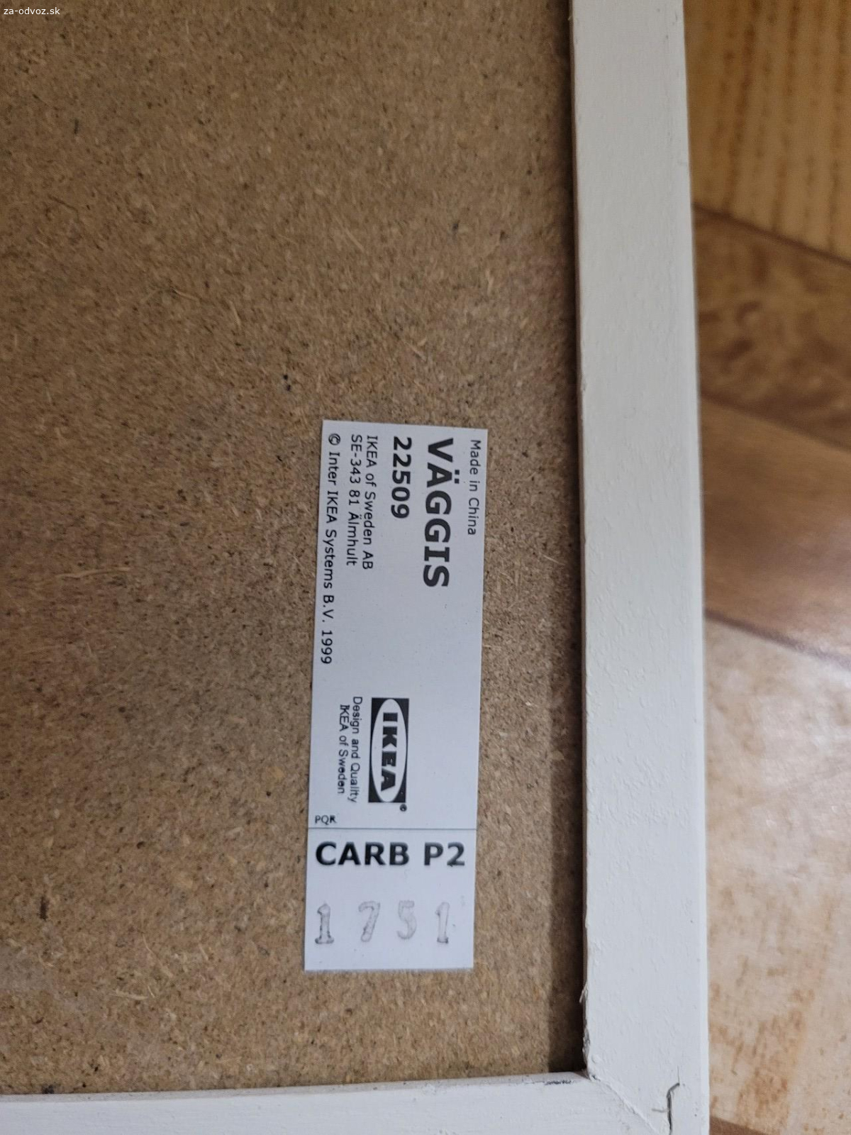 Korková tabuľa. Darujem za odvoz korková tabuľu z Ikea. Rozmery: 40x58 cm. Z hornej strany potrebné zalepiť - viď foto.
Osobný odber Bratislava Petržalka.