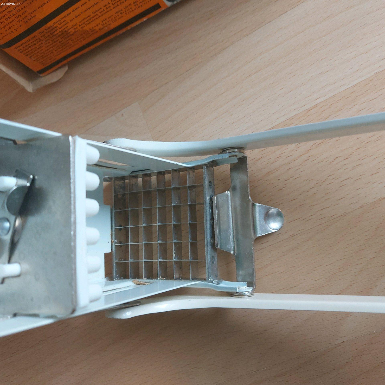 Krajac zemiakov na hranolky