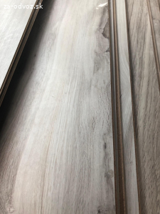 Laminatova podlaha cca 10-12 m