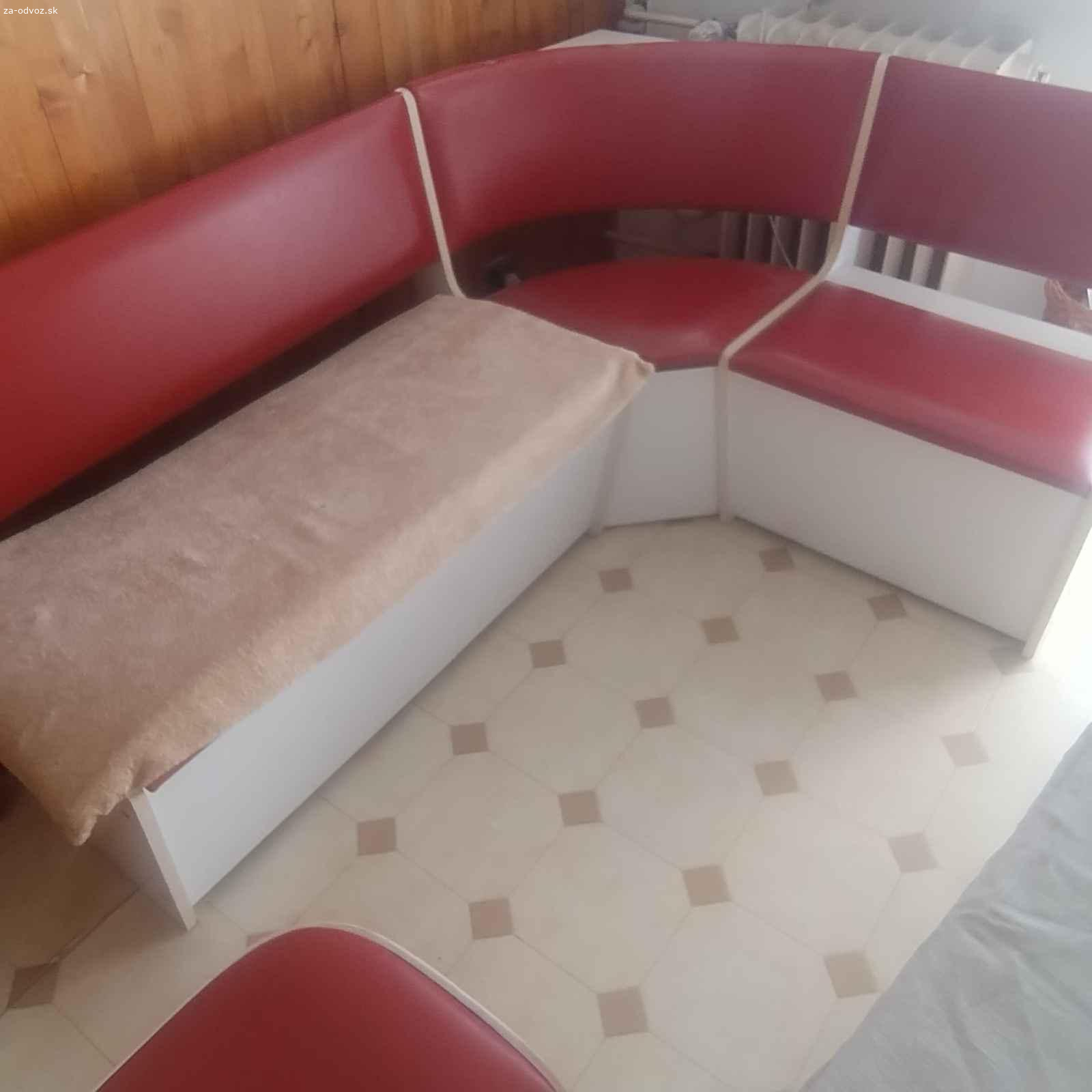 Lavica, stôl a stoličky