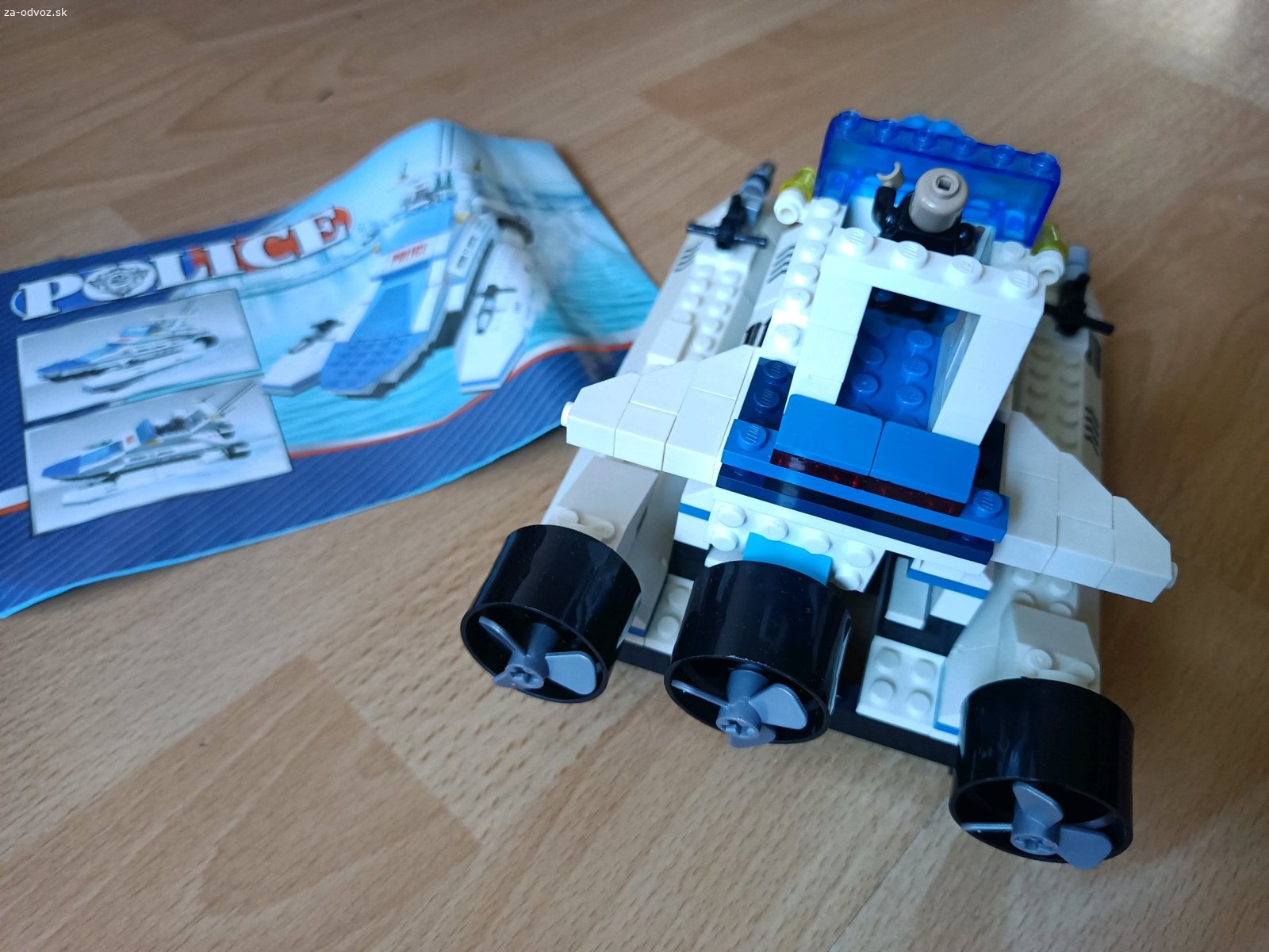 lego polícia. zadarmo falošné lego