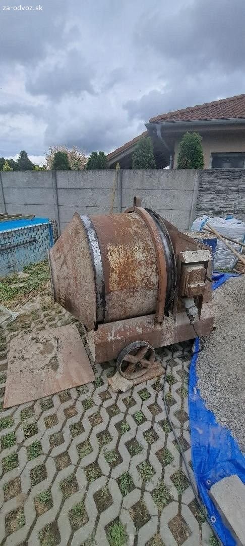 miesacka. neposilejce mail
volejce po 18 dovtedy sem v roboce ked tak sms