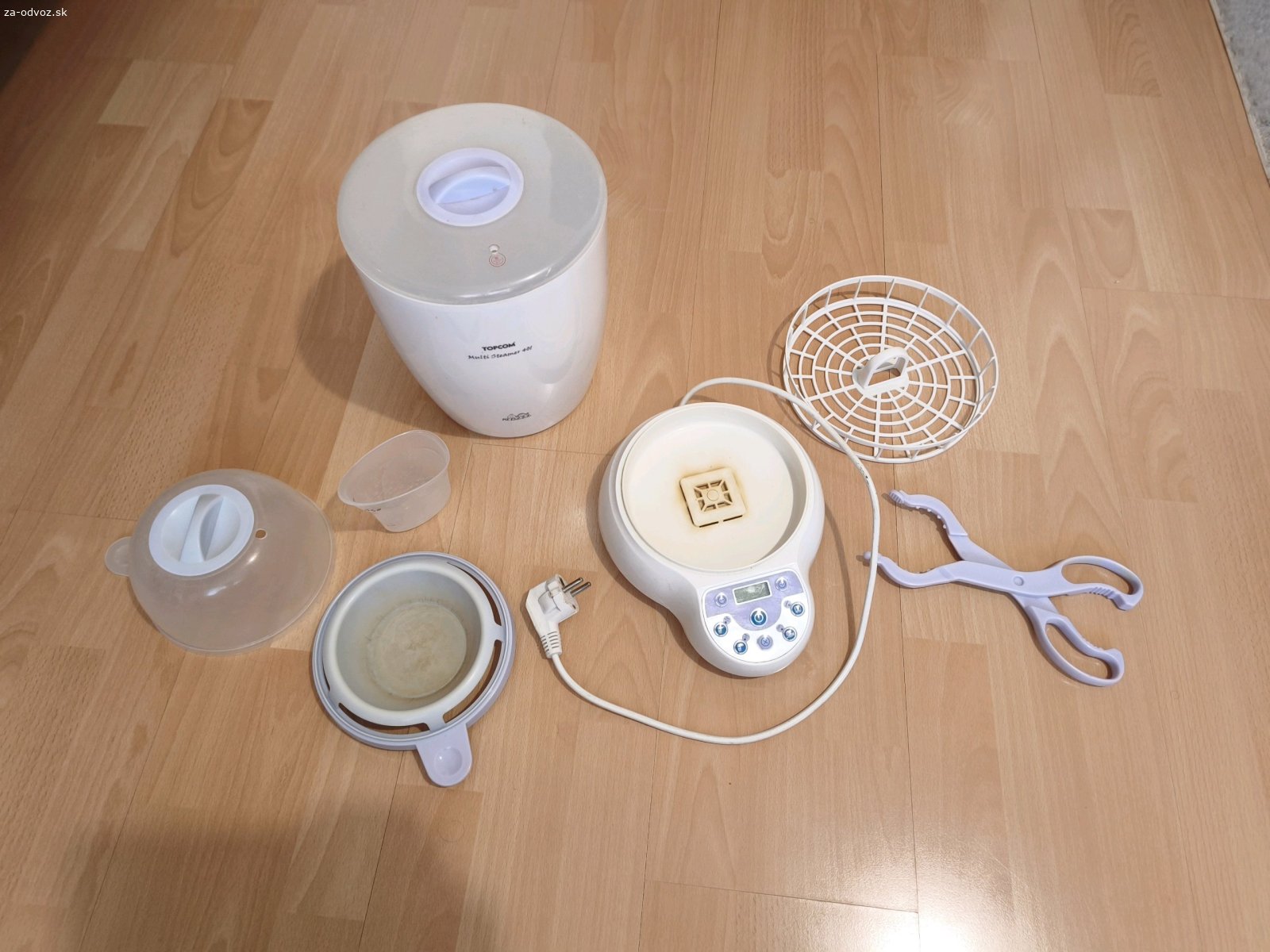 Multifunkčný ohrievač a sterilizátor. Darujem multifunkčný ohrievač a sterilizátor Topcom Kidzzz 4 in 1

Darujem za odvoz multifunkčný ohrievač detských fliaš a sterilizátor značky Topcom Kidzzz (Multi Steamer 401) vrátane originálnej krabice a príslušenstva.

Stav:
Používaný, plne funkčný.

Detaily: 
Na vyhrievacej ploche je viditeľný vodný kameň/známky používania (viď foto), čo má len estetický charakter a nemá vplyv na funkčnosť.

Len osobný odber.
