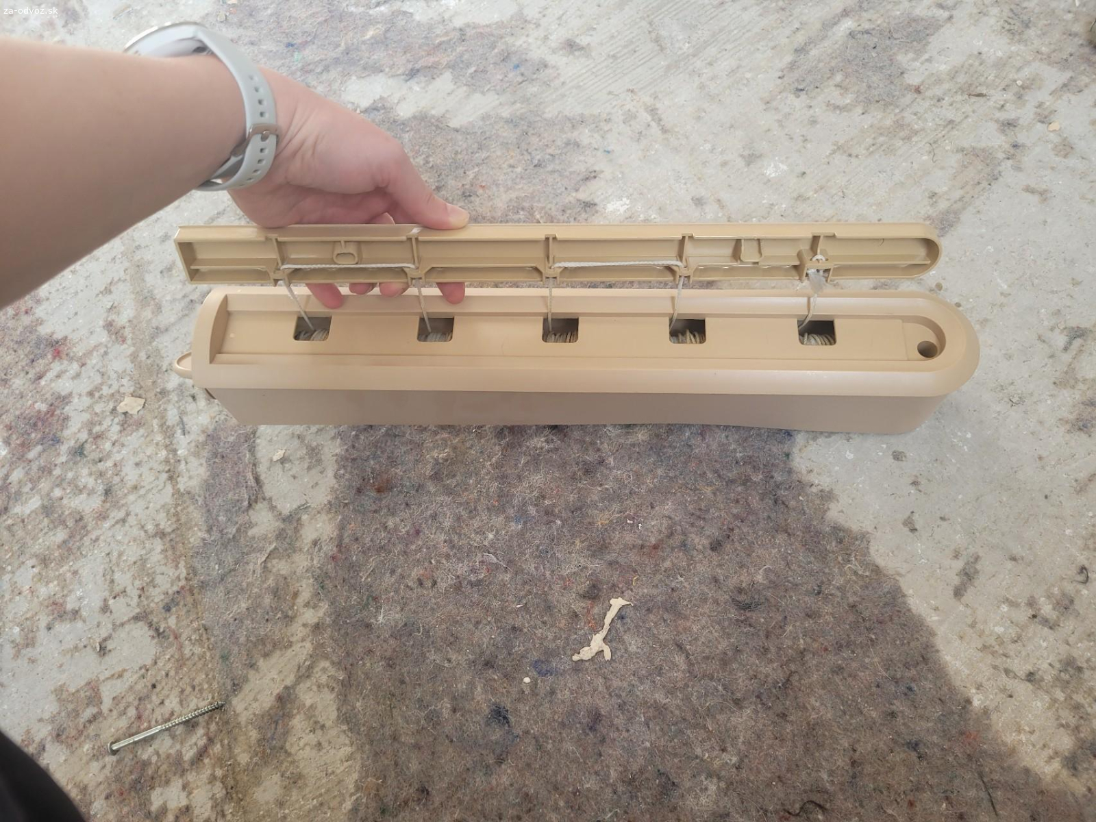 Nástenný sušiak vyťahovací