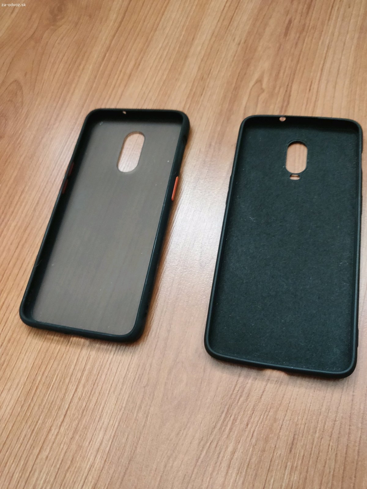 obaly na mobil. Gumené obaly / puzdro na mobil OnePlus 6T. Super stav, myslím, že ani neboli použité.