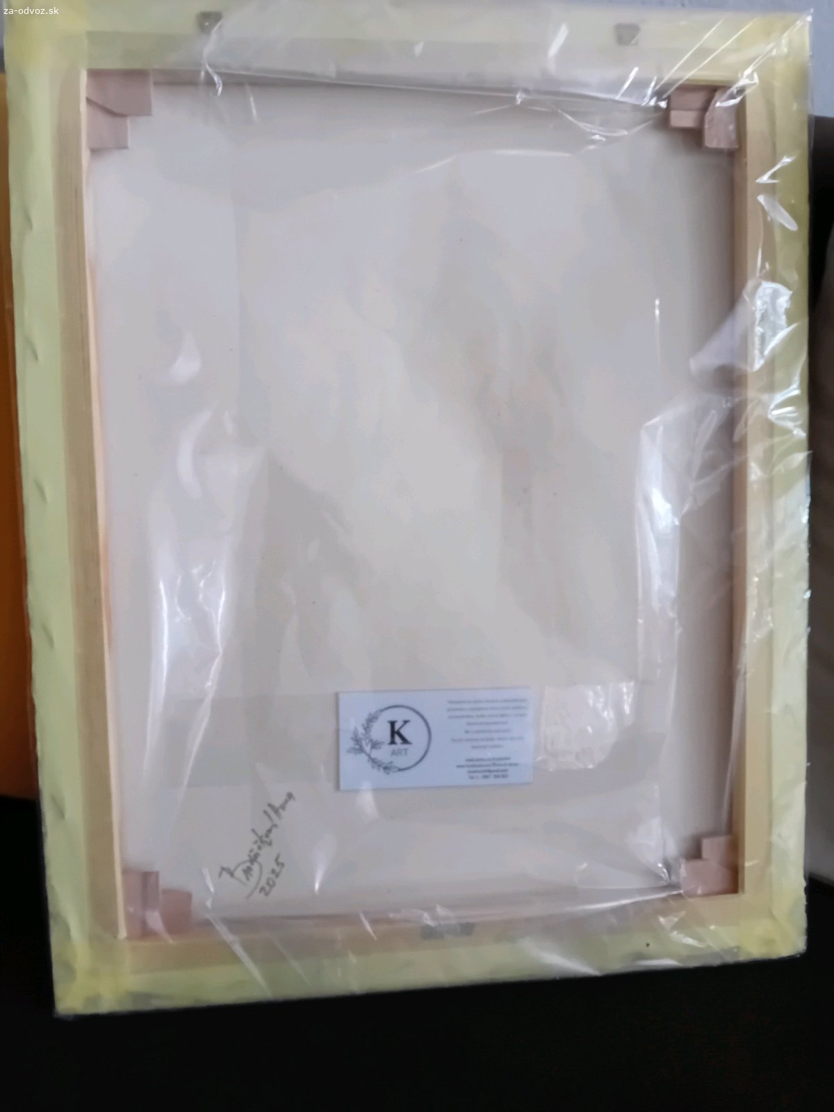 Obraz 40x50cm - anjel. Darujem obraz anjela vytvorený ručne z kúskov epoxidovej živice a kryštálov, rozmery 40x50 cm. Je ešte nerozbalený v pôvodnom balení z celofánu.