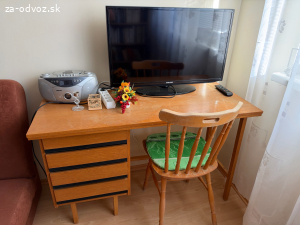 Obyvacia stena, stoliky(Dubnica n.V)
