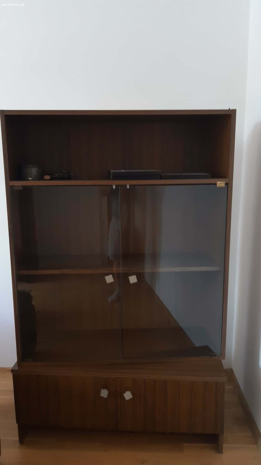 Obyvacia stena. Dearujem časti obyvacej steny, velmi zachovaly a kvalitny material.