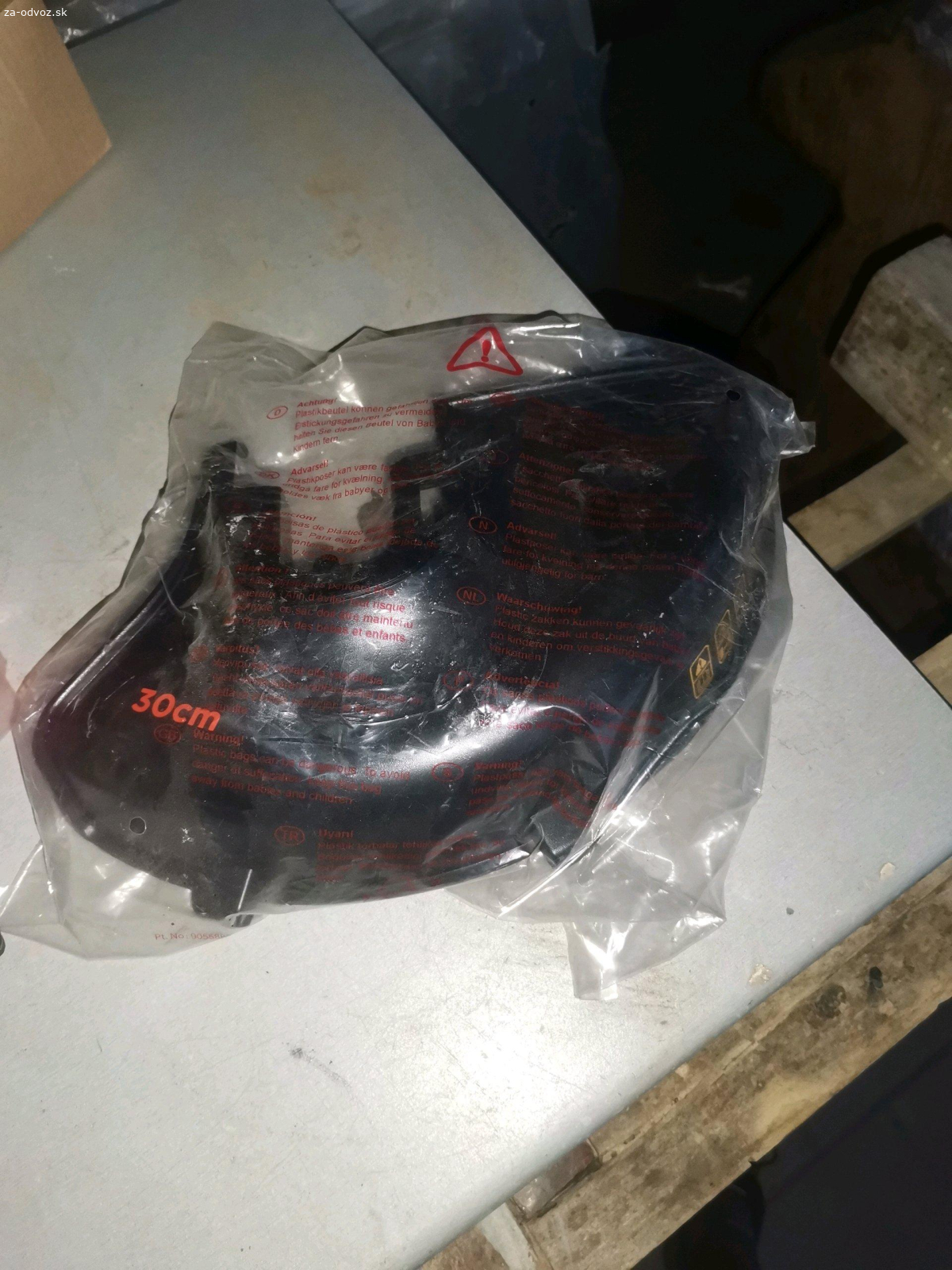 Ochranný kryt pre krovinorez