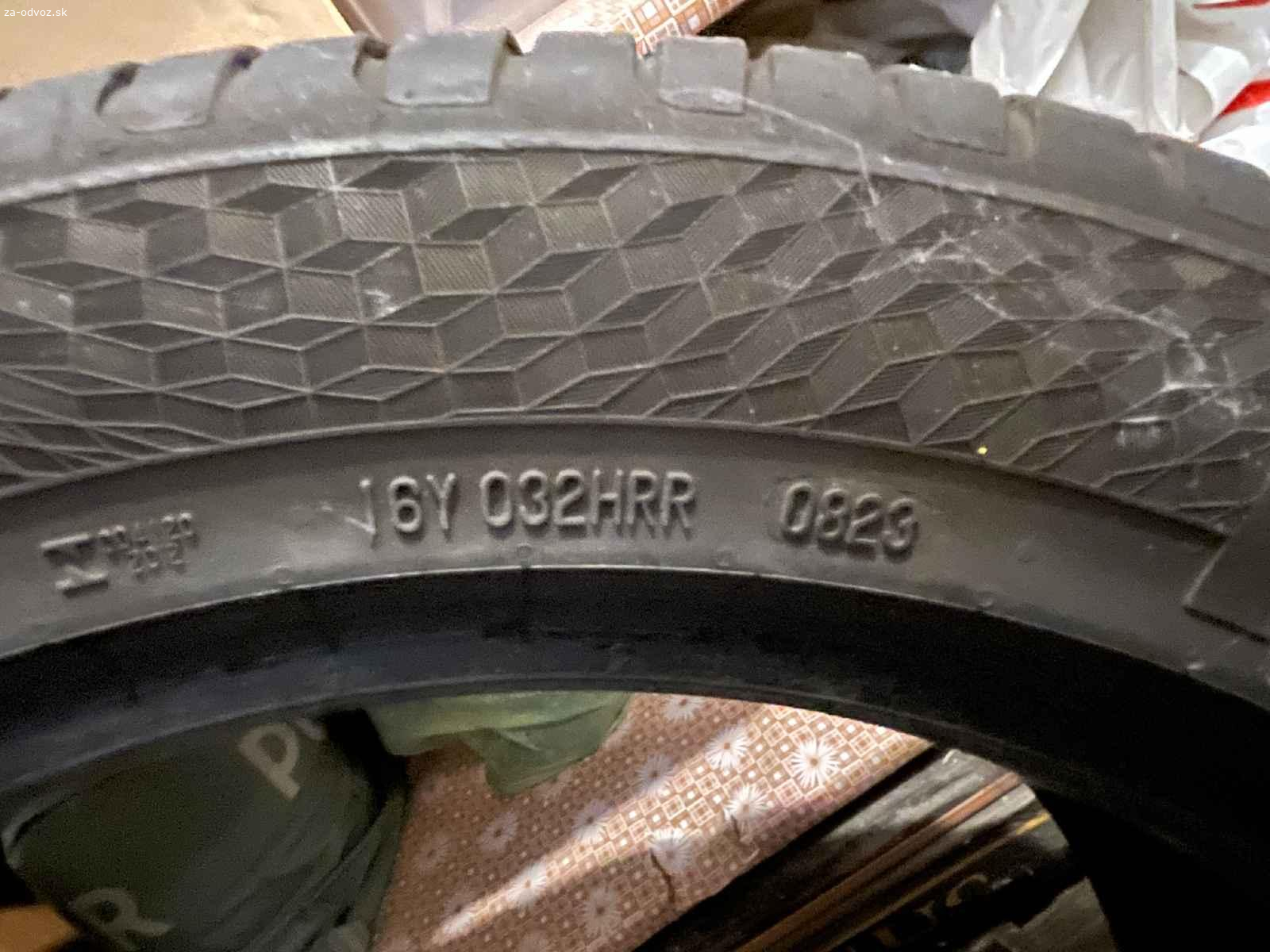 Pneu CONTINENTAL UltraContact 225/50 R17 98V XL. Darujem letnú pneumatiku CONTINENTAL UltraContact 225/50 R17 98V XL jazdenú 1 sezónu (cca 6000km).
Vyrobená v februári 2023.
Možnosť vyzdvihnúť v Bratislave.