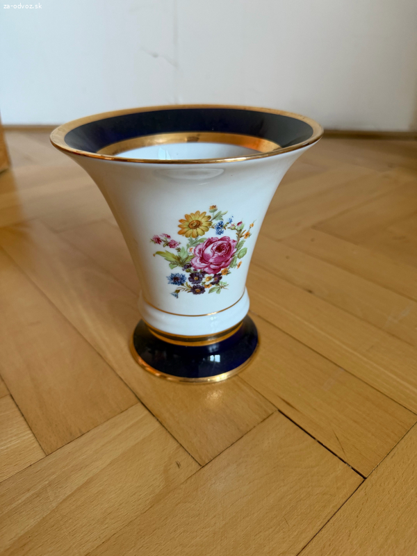 porcelanova vaza
