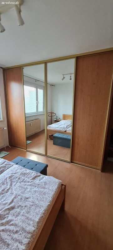 Posuvné dvere na vstavanú skriňu zn. Komandor