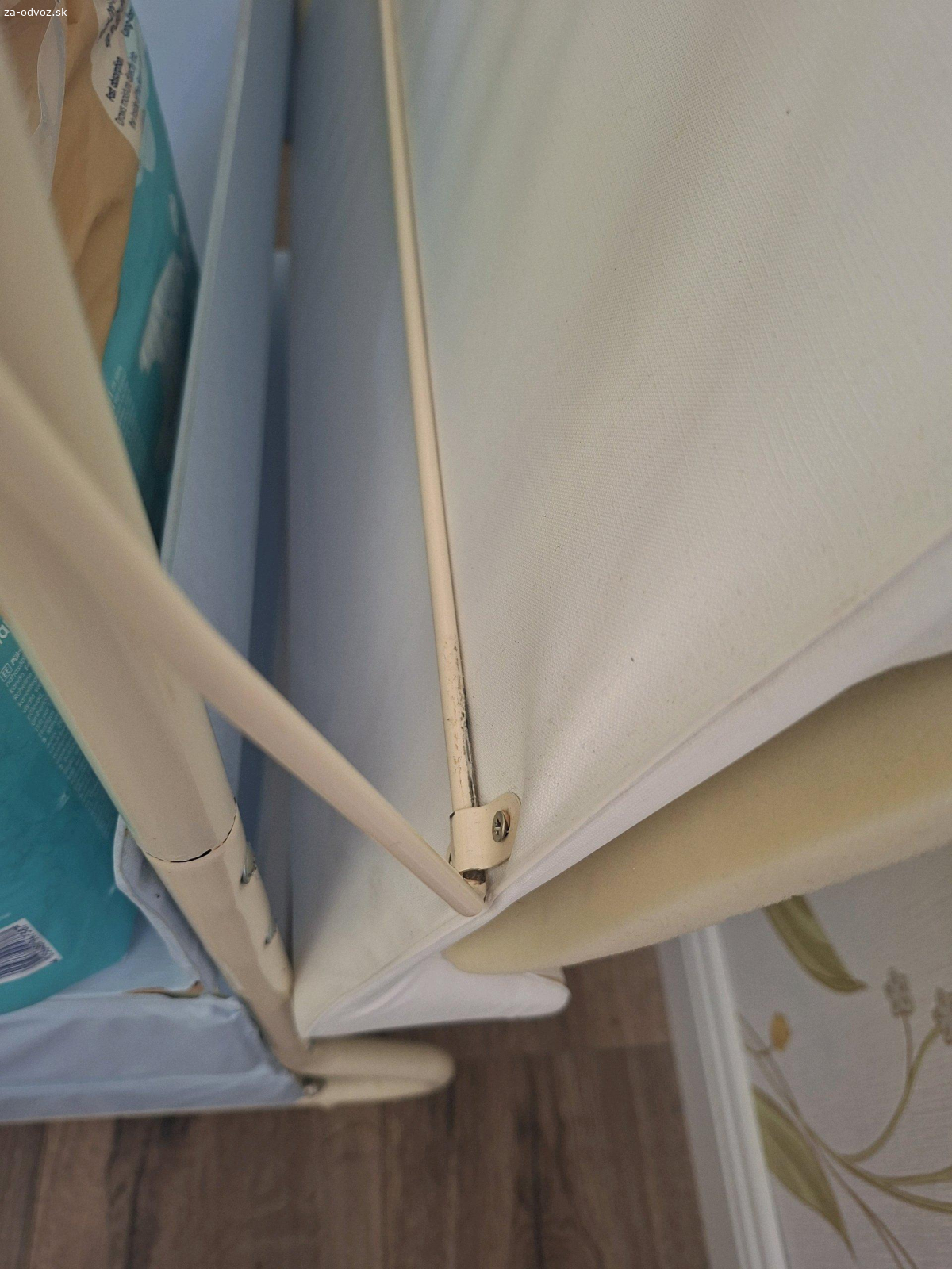 Prebaľovaci pult s vanickou