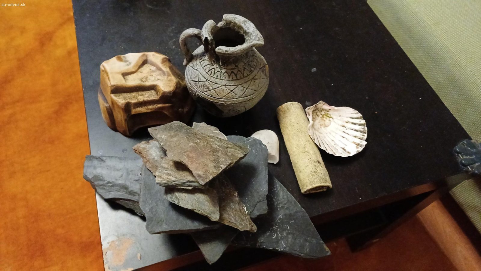 predmety a skaly do akvaria