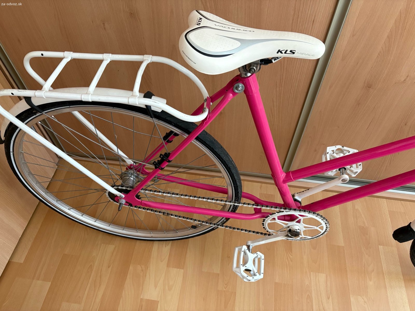 Retro bicykel. darujem za odvoz Retro bicykel. Dlhšie sa na ňom nejazdilo, tak bude potrebný servis.