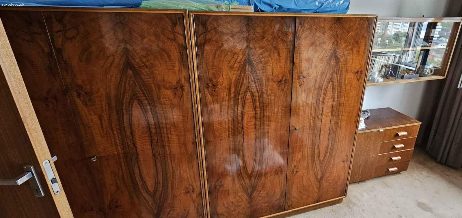 Retro nábytok v zachovalom stave